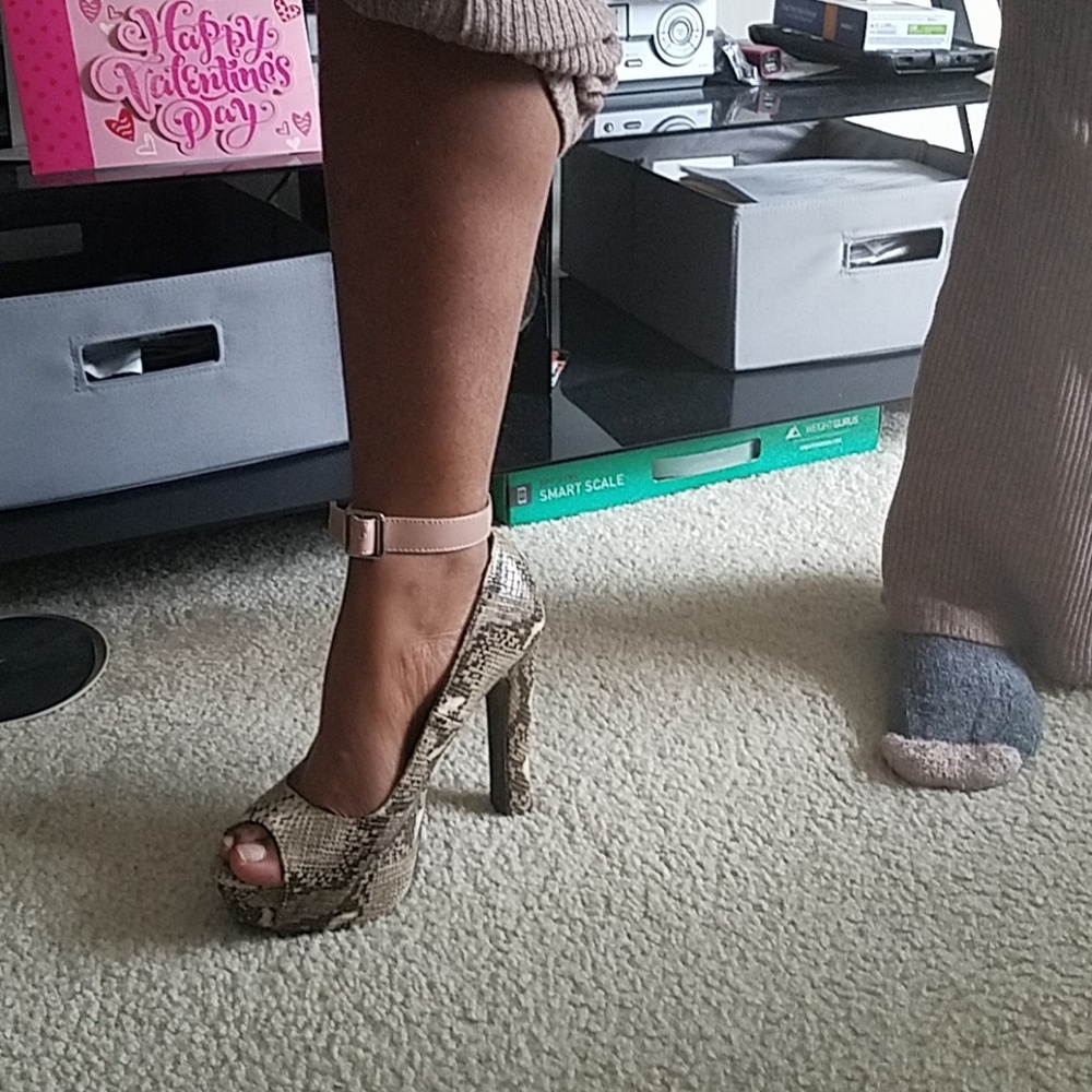 Shoes - Picture 5 of 5